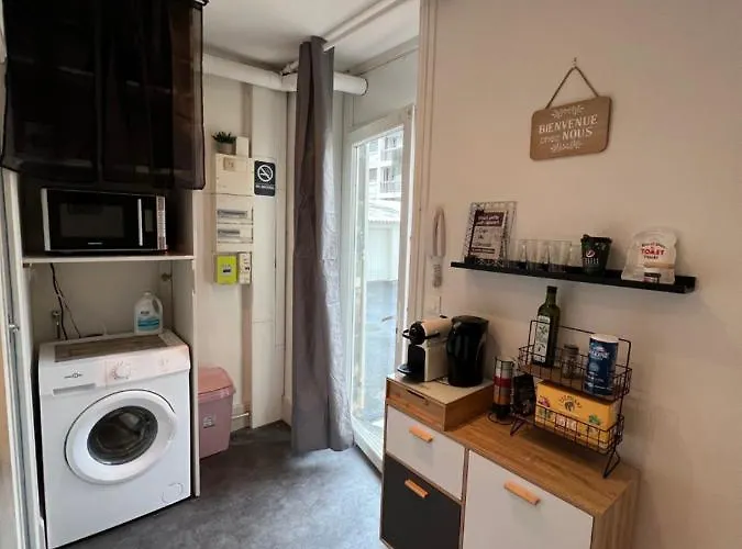 Av Republique Avec Parking *